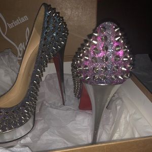 LIKE NEW Christian louboutin cleaned w/ box & bags